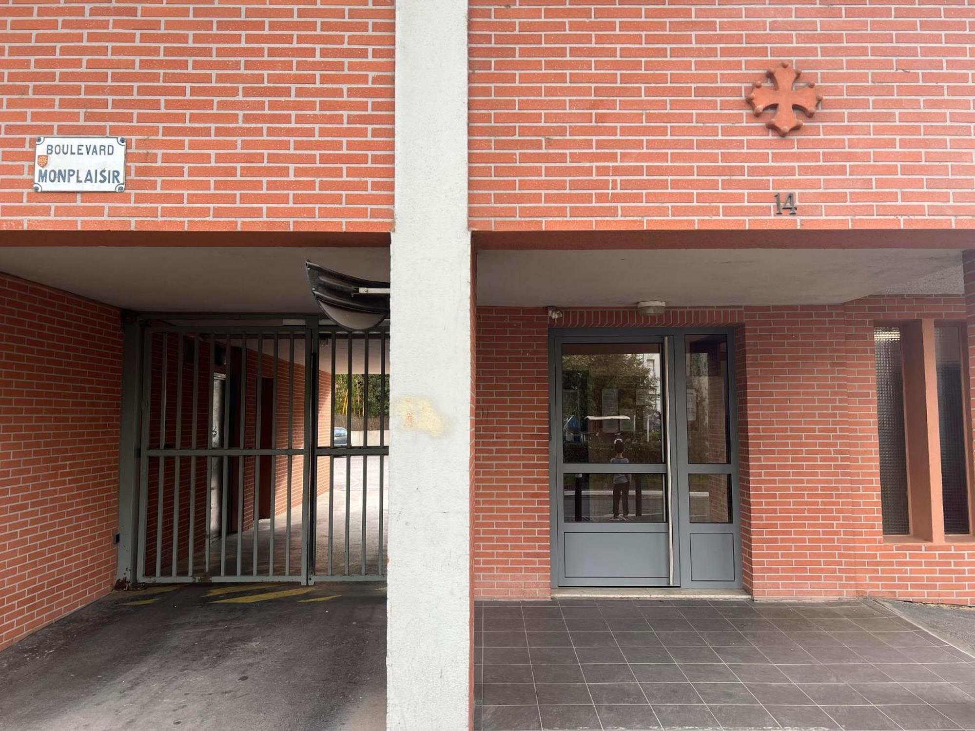 טולוז Sunset Duplex - Grand-Rond, Jardin Des Plantes, Centre-Ville, 2 Bdrs 60M2, Ac, Free Public Car Park 200M Away, Netflix - T3 60M2 Avec Clim, Parking Public Gratuit A 200M מראה חיצוני תמונה