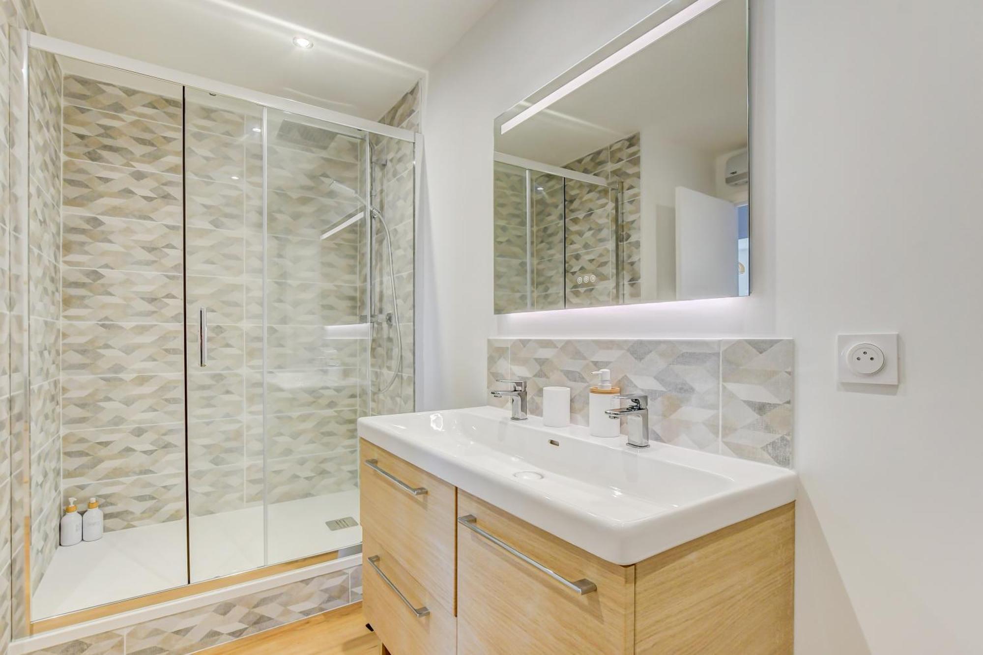 טולוז Sunset Duplex - Grand-Rond, Jardin Des Plantes, Centre-Ville, 2 Bdrs 60M2, Ac, Free Public Car Park 200M Away, Netflix - T3 60M2 Avec Clim, Parking Public Gratuit A 200M מראה חיצוני תמונה